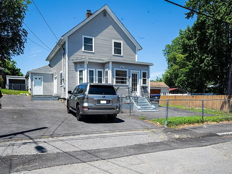 2 Chelmsford St — Photo 1