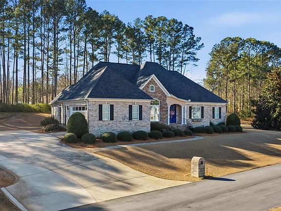 4th image of 35 Maple Valley Dr