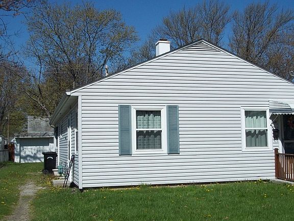 3rd image of 160 Seneca St