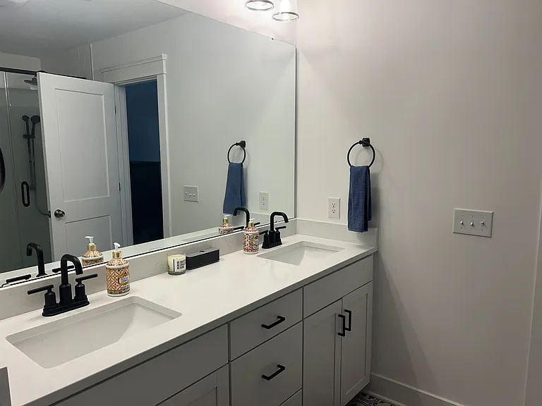 4577 Mixson Ave — Photo 8