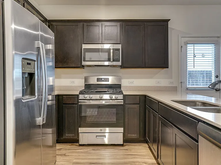 355 Geode Gln — Photo 2