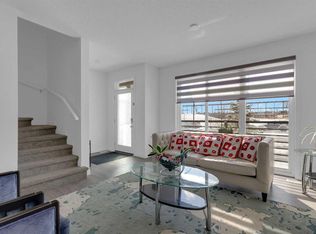 352 S Belmont Ave SW, Calgary, AB T2X 4H8