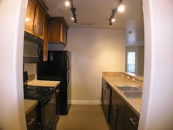 5th image of 699 N Mitchell St APT 202