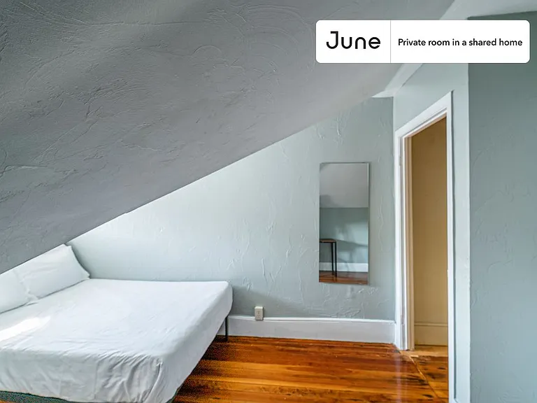 6 Haskell St #F — Photo 3