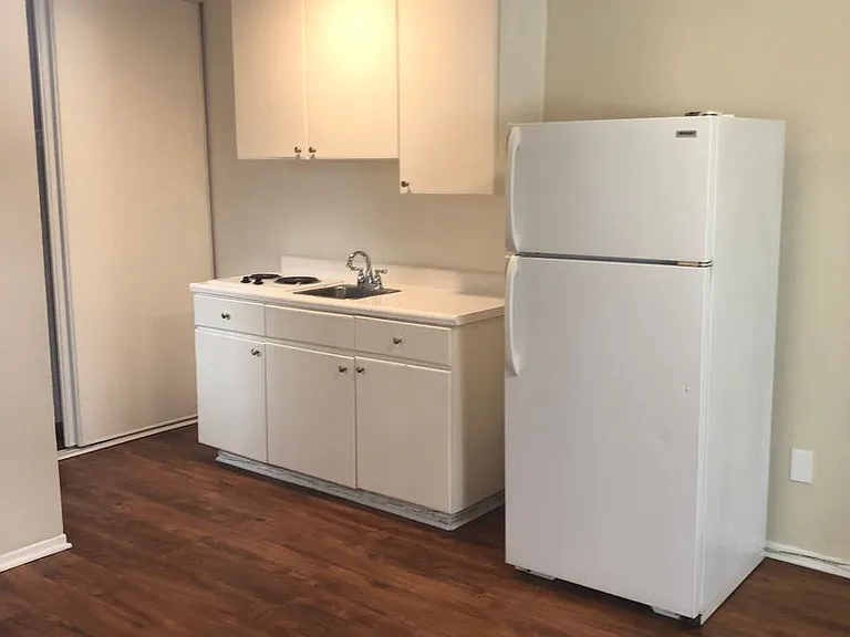 Park Granada Apartments — Photo 5