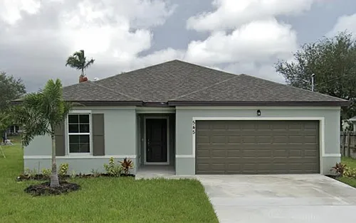 545 SW Duval Ave Photo 1