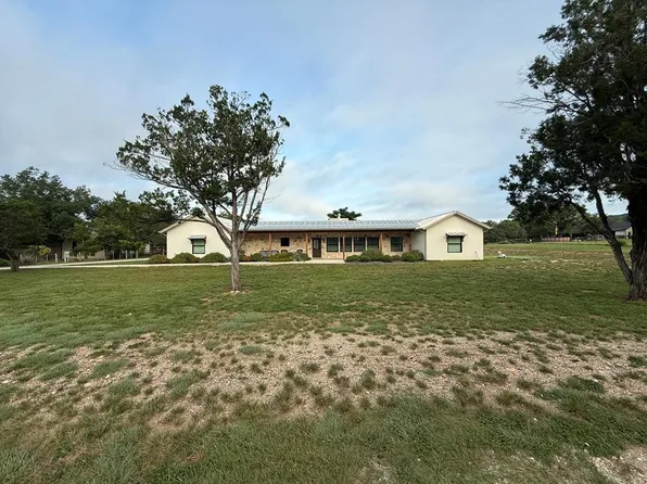 112 Independence Ln, Ingram, TX 78025