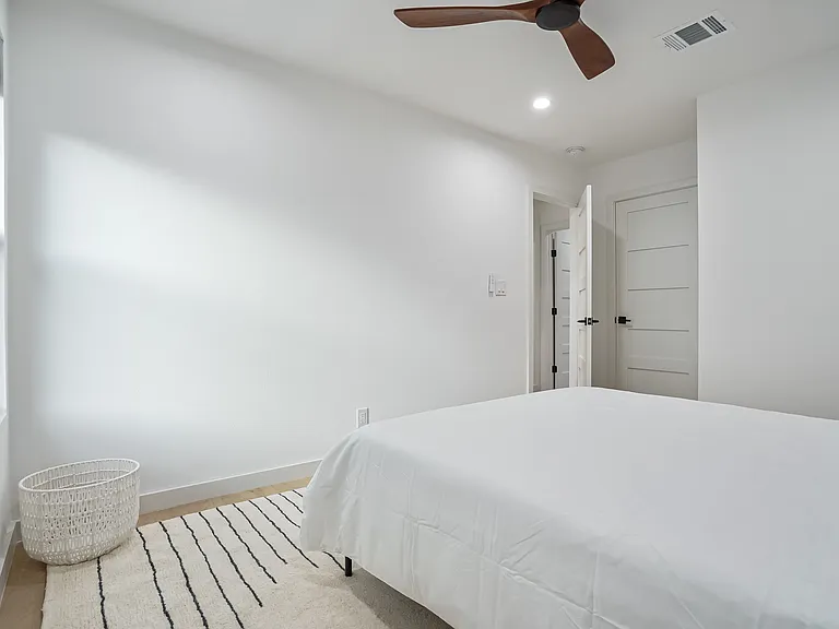 2304 Aldford Dr — Photo 20