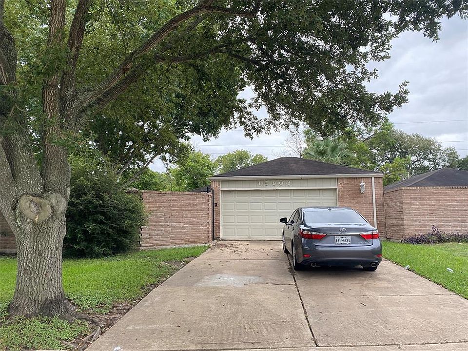 1st image of 15903 Camino Del Sol Dr
