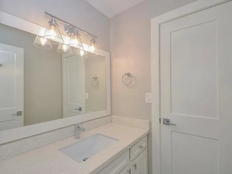 6313 Bowers St — Photo 4