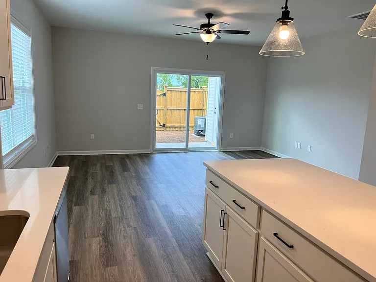 8293 Paramount Point — Photo 6