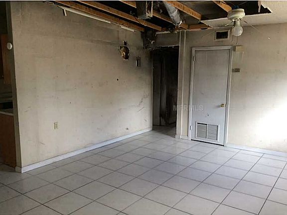 4th image of 302 N Lancelot Ave