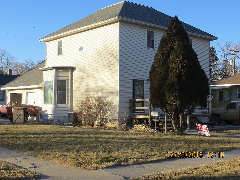 1st image of 803 W 2nd St