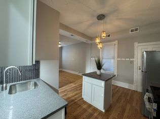 1721 W Nelson St #A01W, Chicago, IL 60657
