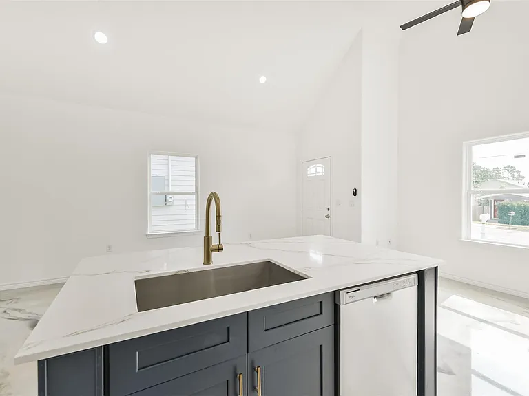 16922 W Forrestal — Photo 12