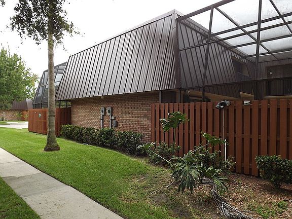 3rd image of 6125 SE Windsong Ln