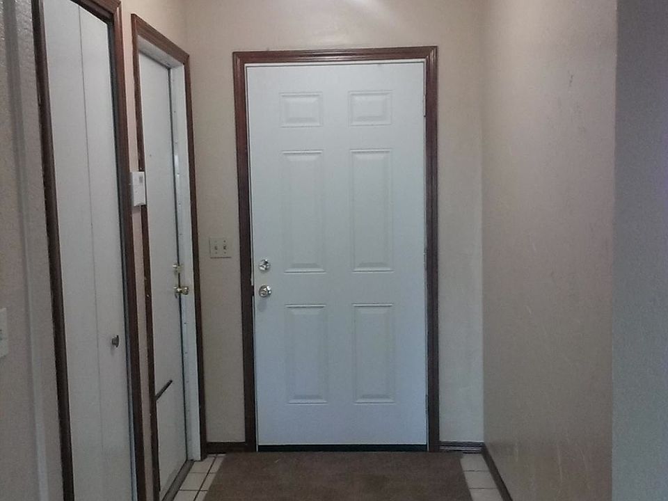 2nd image of 1224 SW 101st St