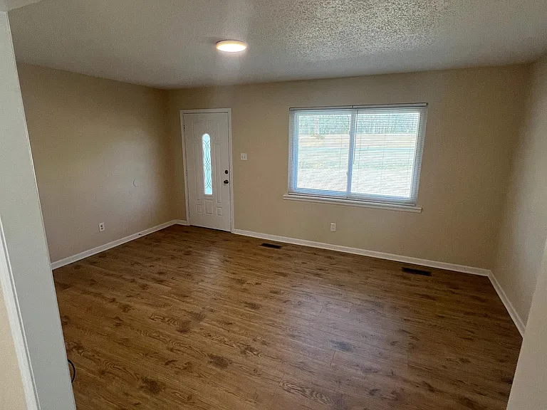 4580 Rainbow Dr — Photo 8