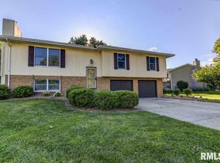 805 Freemans Farm Rd, Springfield, IL 62704