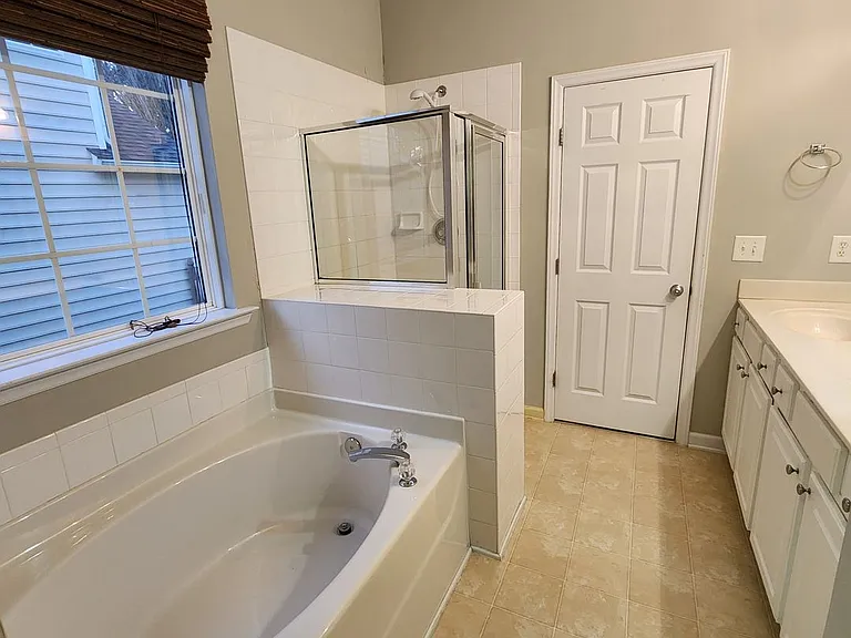 8517 Cool Vista Ln — Photo 12
