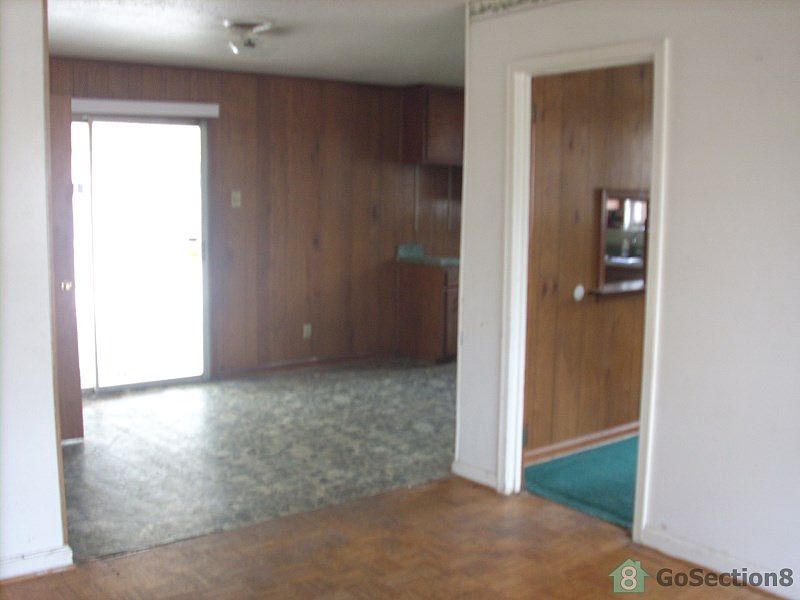 2nd image of 4734 Banyan Dr