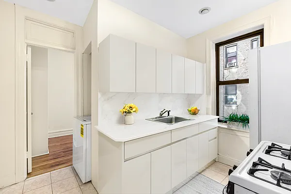 Sold by Compass | media 3
