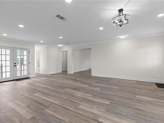 3rd image of 532 N Marlin Ct
