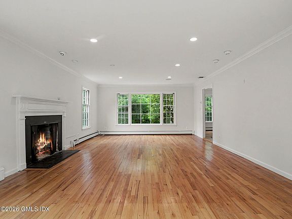 3rd image of 23 Copper Beech Rd