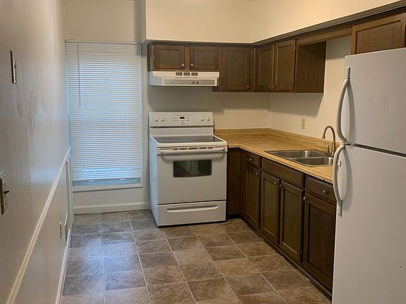 2nd image of 418 E Comstock St #2