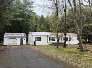 4 Salt Rd, Constantia, NY 13044