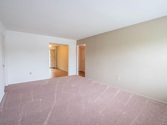 2nd image of 3118 Carnaby Ln APT B