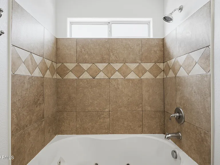 3906 E Kimberly Way — Photo 25