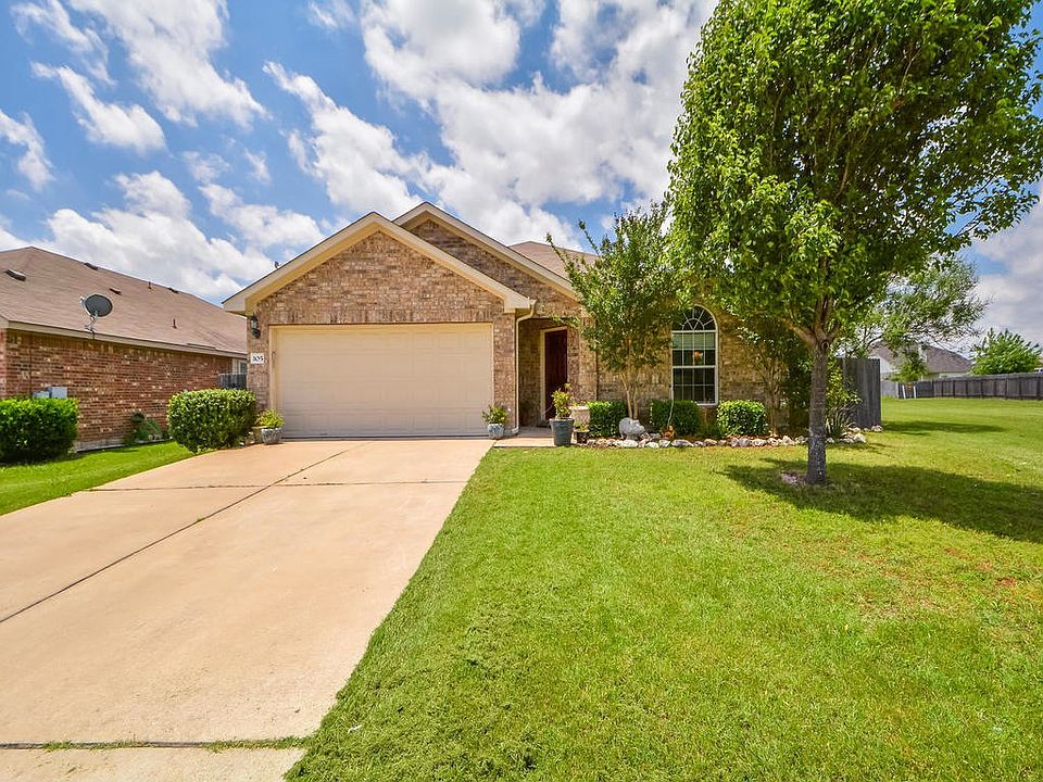 1st image of 105 Campos Dr