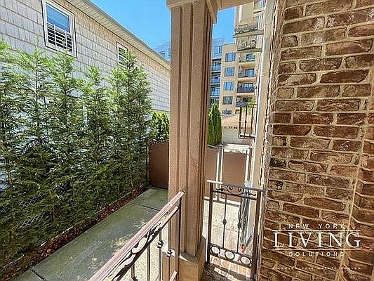 4th image of 2118 E 21st St #1