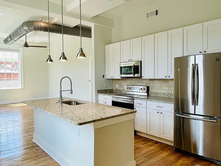 146 E Washington St — Photo 1