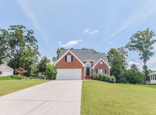 1379 Fountain View Dr, Lawrenceville, GA 30043