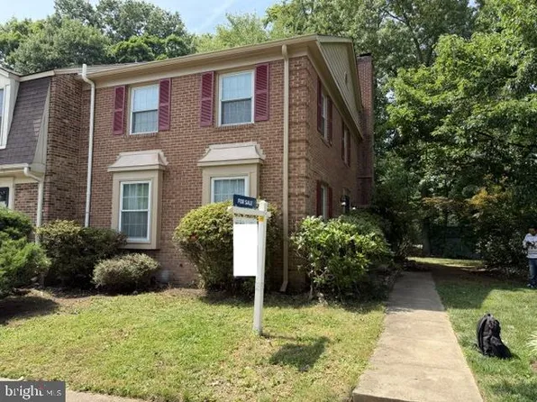 8002 Bethelen Woods Ln, Springfield, VA 22153