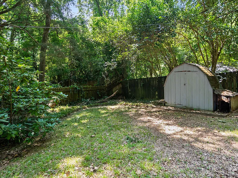 2126 Arnold Dr — Photo 27