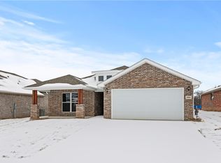 5904 NW Reynolds St, Bentonville, AR 72713