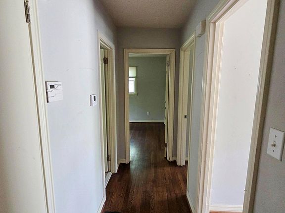 3rd image of 1124 Dogwood Ln
