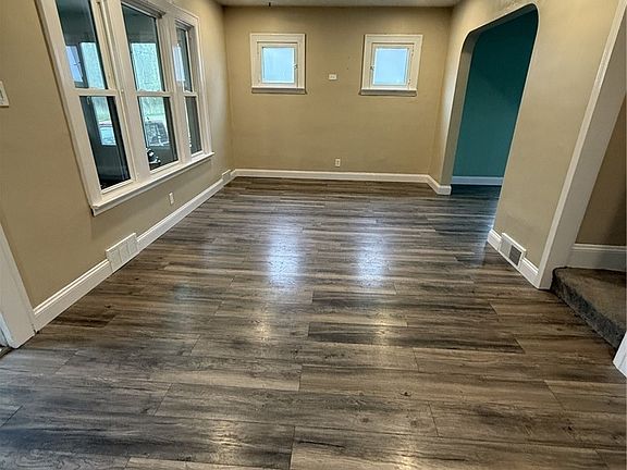 3rd image of 2120 Newton St