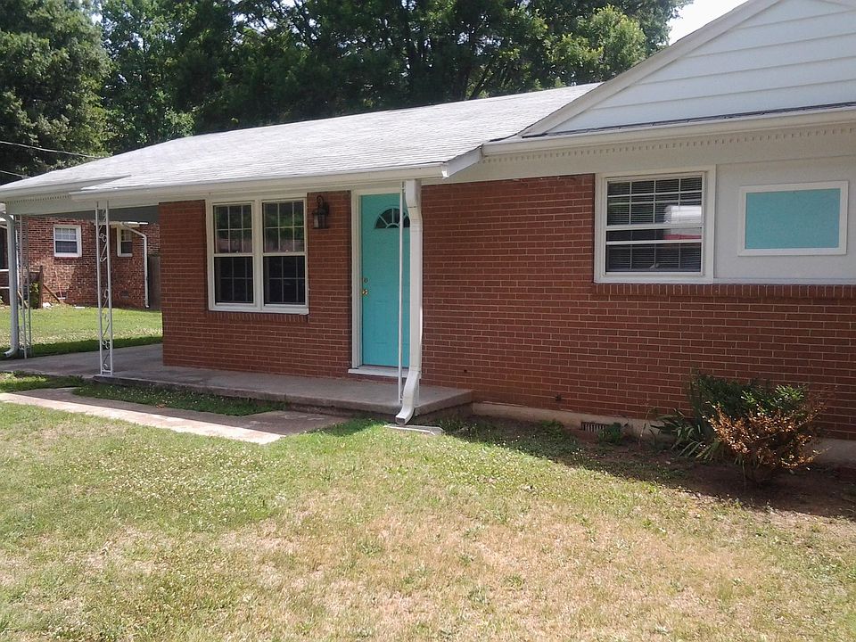 1st image of 1028 Hillcrest Dr