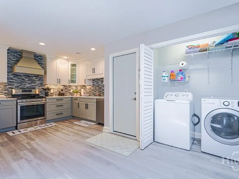 53 Village Green Cir — Photo 10