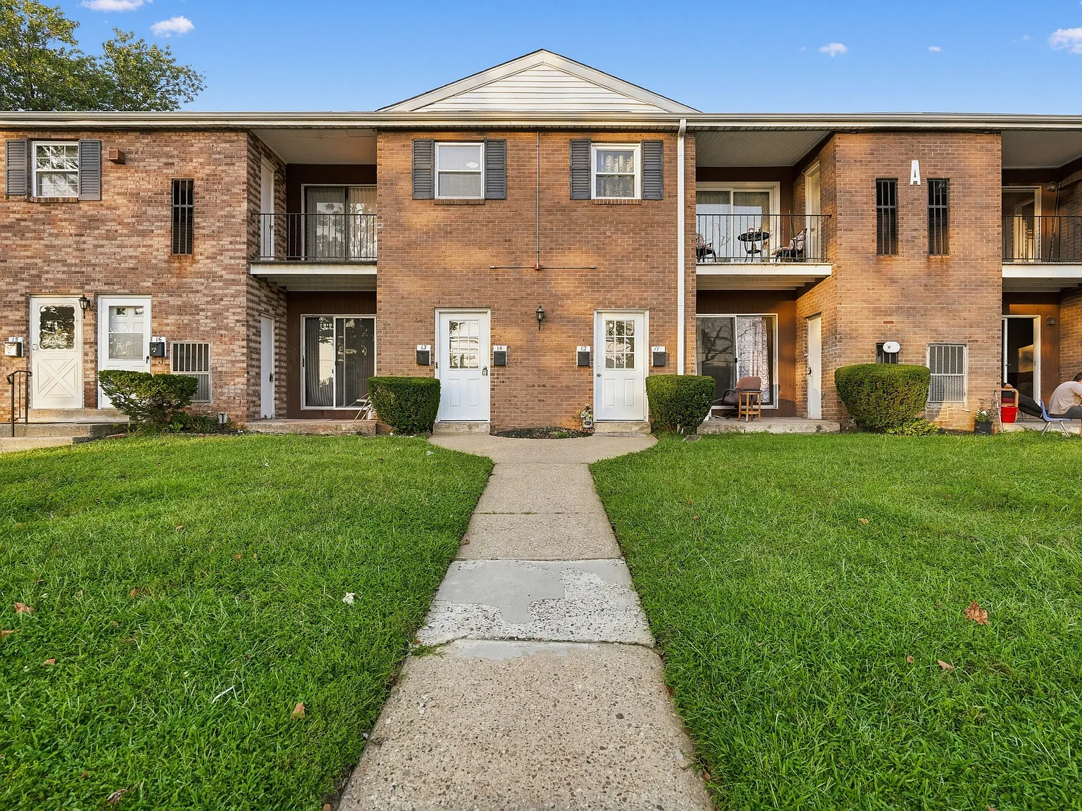 2 bed, 1100 sqft, $1,850 — Photo 1