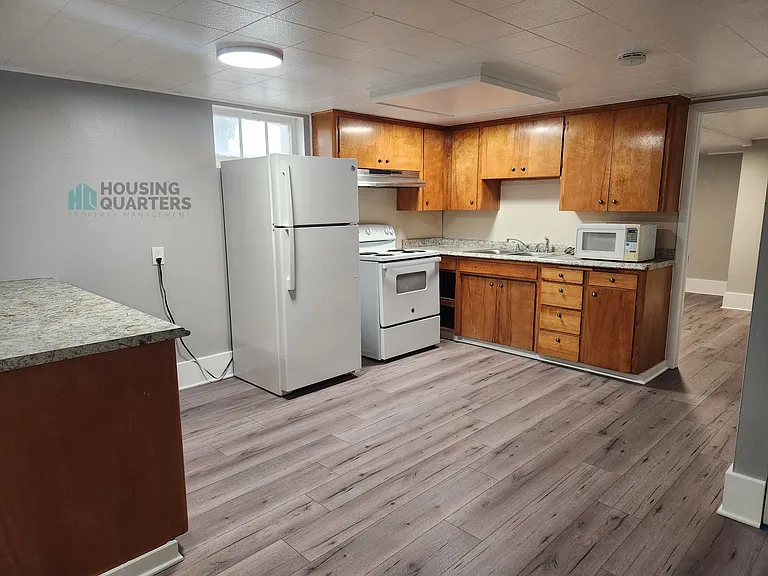 326 W Shannon Ave — Photo 2