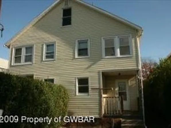 30 Pulaski St, Kingston, PA 18704