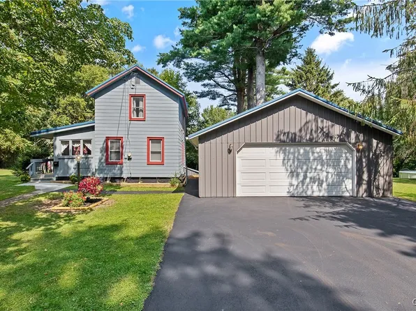 89 Elm St, Phoenix, NY 13135
