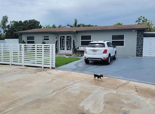 21 St Century Homes 1st S, Homestead, FL 33033
