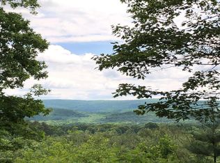 326 Valley View Dr N, Stroudsburg, PA 18360