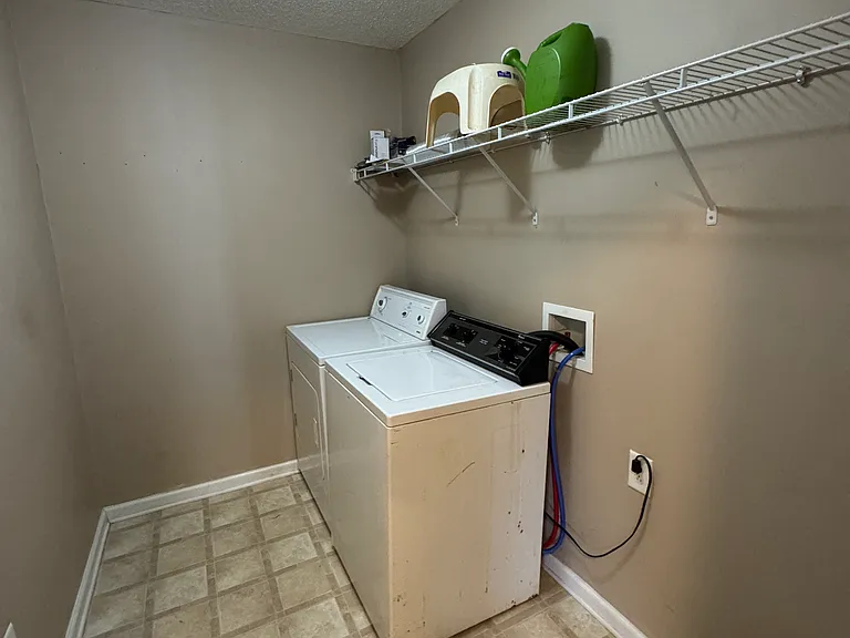 5970 Raventree Ct — Photo 9